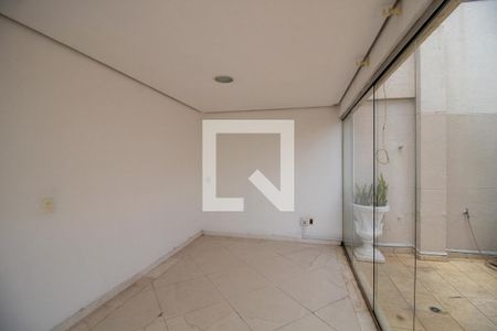 Sala de apartamento à venda com 3 quartos, 132m² em Jardim Ester, São Paulo