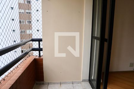 Sacada de apartamento à venda com 3 quartos, 74m² em Chácara Inglesa, São Paulo