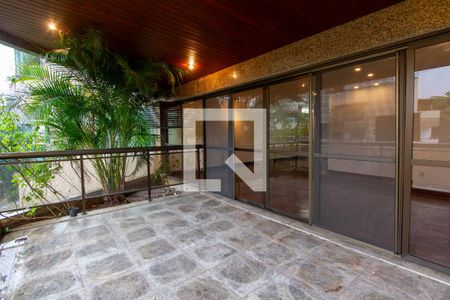 Varanda de apartamento para alugar com 4 quartos, 226m² em Barra da Tijuca, Rio de Janeiro