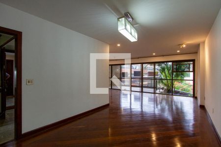 Sala de apartamento para alugar com 4 quartos, 226m² em Barra da Tijuca, Rio de Janeiro