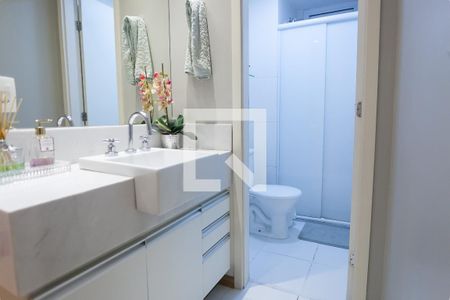 Apartamento à venda com 70m², 2 quartos e 1 vaga Apartamento à venda com 70m², 2 quartos e 1 vagaBanheiro Social