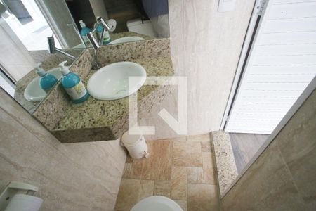 Casa à venda com 238m², 4 quartos e 3 vagas Casa à venda com 238m², 4 quartos e 3 vagasLavabo da Piscina