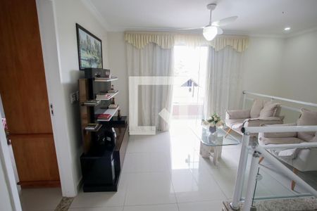 Casa à venda com 238m², 4 quartos e 3 vagas Casa à venda com 238m², 4 quartos e 3 vagasSala de TV