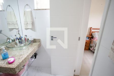 Casa à venda com 238m², 4 quartos e 3 vagas Casa à venda com 238m², 4 quartos e 3 vagasBanheiro da Suíte 2