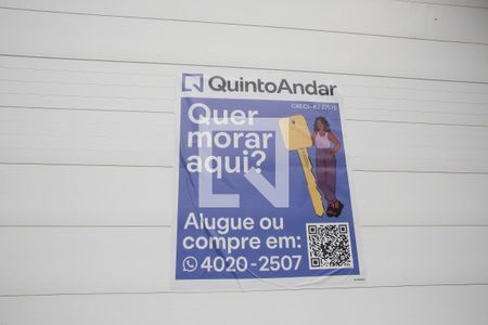 Casa à venda com 238m², 4 quartos e 3 vagas Casa à venda com 238m², 4 quartos e 3 vagasPlaquinha