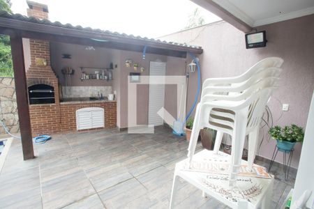 Casa à venda com 238m², 4 quartos e 3 vagas Casa à venda com 238m², 4 quartos e 3 vagasChurrasqueira