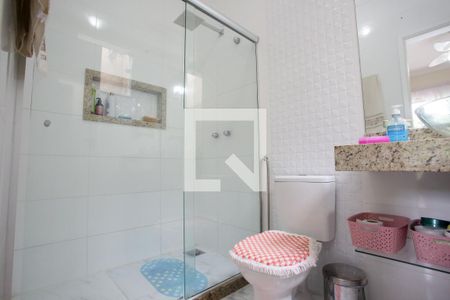 Casa à venda com 238m², 4 quartos e 3 vagas Casa à venda com 238m², 4 quartos e 3 vagasBanheiro da Suíte 2