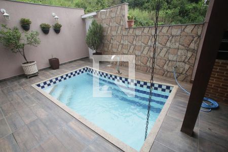 Casa à venda com 238m², 4 quartos e 3 vagas Casa à venda com 238m², 4 quartos e 3 vagasPiscina