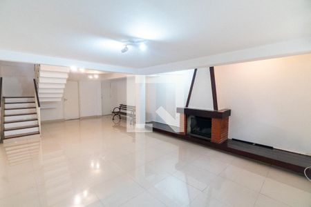 Sala de TV de casa à venda com 3 quartos, 200m² em Vila Alexandria, São Paulo