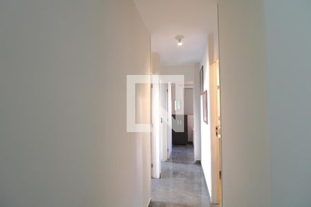 Corredor de apartamento à venda com 3 quartos, 64m² em Vila Sofia, São Paulo