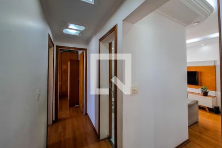 Corredor de apartamento à venda com 3 quartos, 74m² em Jardim da Gloria, São Paulo