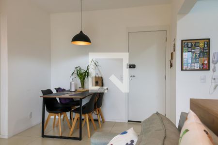 Sala de apartamento para alugar com 2 quartos, 50m² em Del Castilho, Rio de Janeiro