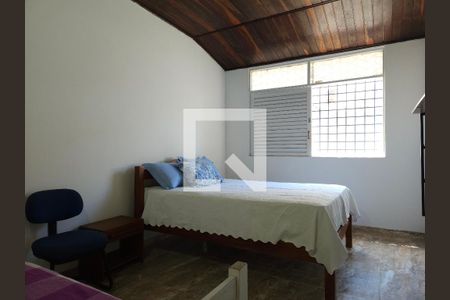 Quarto 1 de casa para alugar com 5 quartos, 250m² em Piatã, Salvador