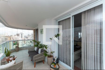 Varanda de apartamento à venda com 3 quartos, 180m² em Vila Anglo Brasileira, São Paulo