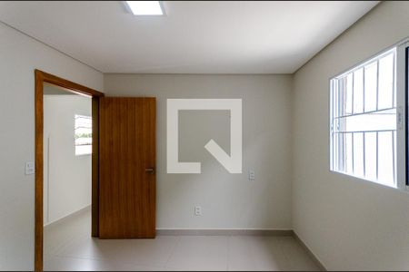 Quarto de casa para alugar com 1 quarto, 50m² em Jardim Mangalot, São Paulo