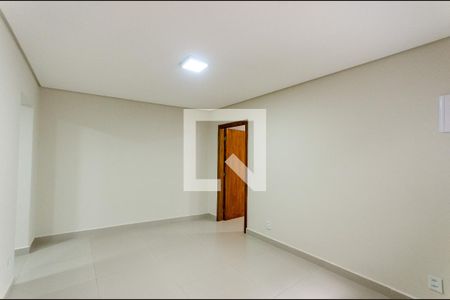 Sala de casa para alugar com 1 quarto, 50m² em Jardim Mangalot, São Paulo