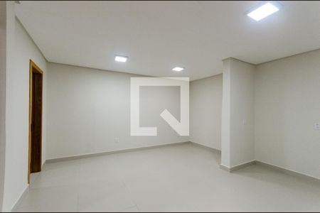 Sala de casa para alugar com 1 quarto, 50m² em Jardim Mangalot, São Paulo