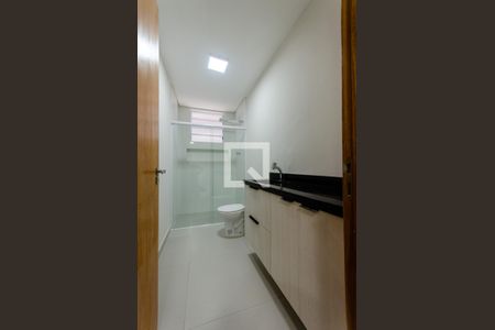 Banheiro de casa para alugar com 1 quarto, 50m² em Jardim Mangalot, São Paulo