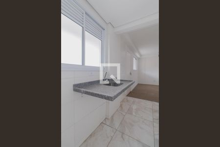 Cozinha e Área de Serviço de apartamento para alugar com 2 quartos, 45m² em Vila Ré, São Paulo