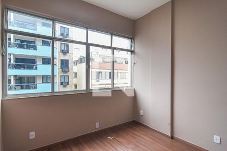 Quarto 1 de apartamento para alugar com 1 quarto, 68m² em Icaraí, Niterói