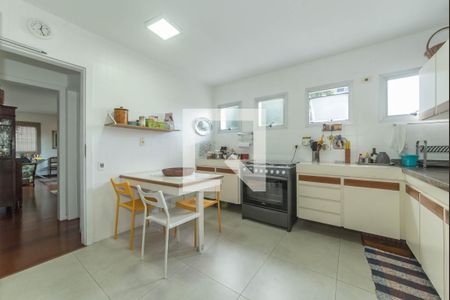 Apartamento para alugar com 168m², 4 quartos e 2 vagas Apartamento para alugar com 168m², 4 quartos e 2 vagasCozinha
