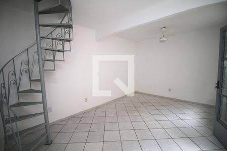 Sala de casa à venda com 2 quartos, 70m² em Irajá, Rio de Janeiro