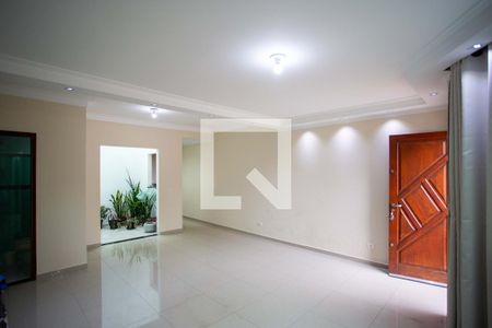 Sala de casa para alugar com 3 quartos, 250m² em Taboão, Diadema