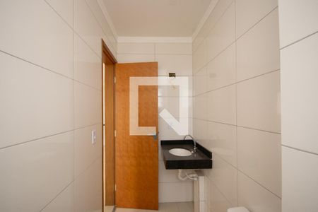 Banheiro  de kitnet/studio para alugar com 1 quarto, 28m² em Vila Gustavo, São Paulo