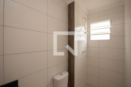 Banheiro  de kitnet/studio para alugar com 1 quarto, 28m² em Vila Gustavo, São Paulo