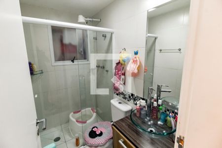 Banheiro Corredor de apartamento para alugar com 3 quartos, 74m² em Jardim Maria Rosa, Taboão da Serra