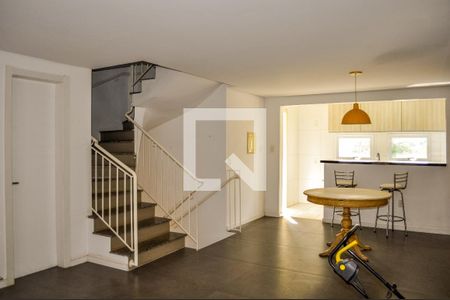 Sala de casa à venda com 3 quartos, 254m² em Camaquã, Porto Alegre