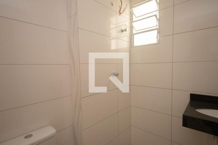 Banheiro de apartamento à venda com 2 quartos, 43m² em Vila Gustavo, São Paulo