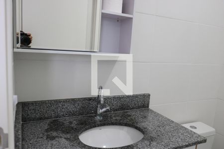 Banheiro de apartamento para alugar com 2 quartos, 34m² em Jardim Mirante, São Paulo