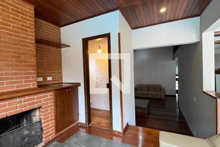 Sala de casa de condomínio para alugar com 4 quartos, 360m² em Residencial Nove (alphaville), Santana de Parnaíba