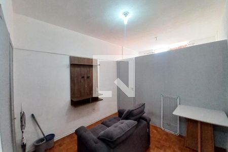 Sala de kitnet/studio para alugar com 1 quarto, 33m² em Centro, Campinas