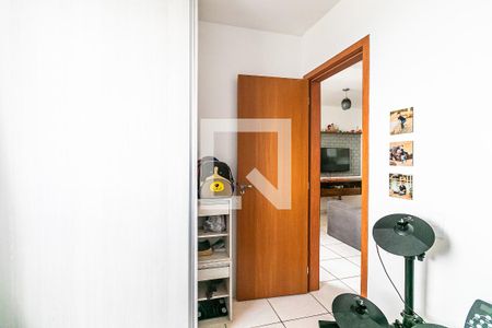 Quarto 1 de apartamento à venda com 2 quartos, 48m² em Chácaras Califórnia, Contagem