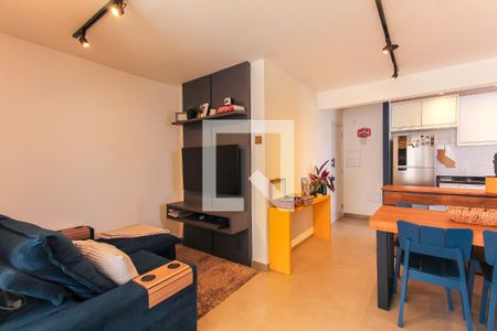 Sala de apartamento à venda com 2 quartos, 67m² em Vila Bertioga, São Paulo