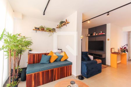 Sala/Varanda de apartamento à venda com 2 quartos, 67m² em Vila Bertioga, São Paulo