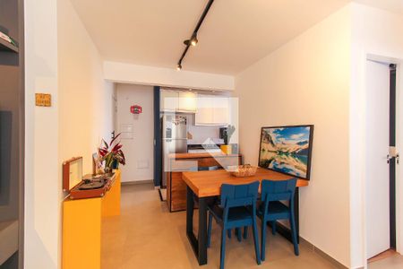 Sala de apartamento à venda com 2 quartos, 67m² em Vila Bertioga, São Paulo