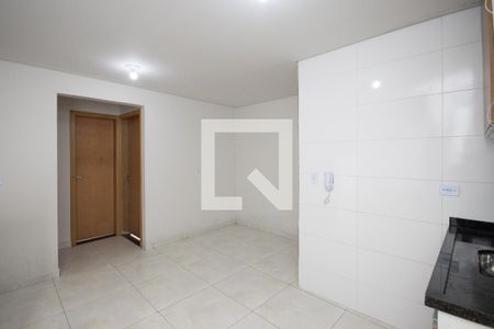 Sala e Cozinha  de apartamento para alugar com 2 quartos, 38m² em Vila Maria Alta, São Paulo