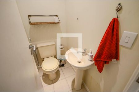 Lavabo de apartamento à venda com 4 quartos, 100m² em Tijuca, Rio de Janeiro