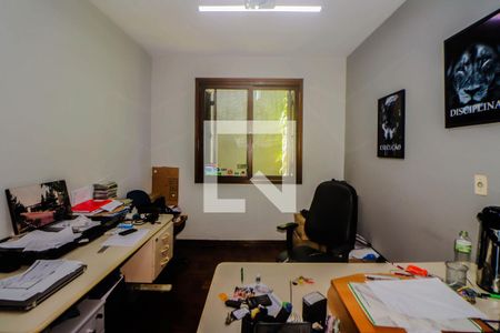 Quarto 1 de casa para alugar com 3 quartos, 243m² em Jardim Itu, Porto Alegre