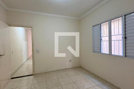 Quarto 1 de casa para alugar com 2 quartos, 100m² em Jardim Graziela, Barueri