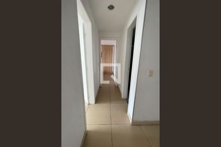 Corredor de apartamento para alugar com 2 quartos, 175m² em Jardim Vinte E Cinco de Agosto, Duque de Caxias