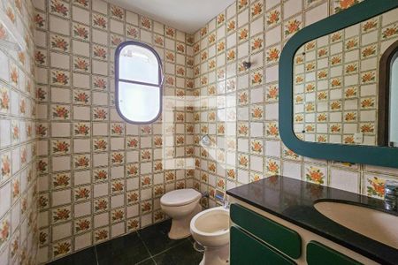 Apartamento para alugar com 190m², 3 quartos e 1 vaga Apartamento para alugar com 190m², 3 quartos e 1 vagaBanheiro da Suíte 2