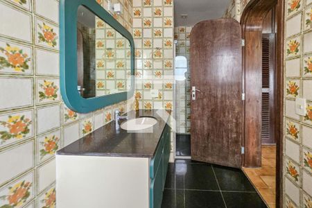 Apartamento para alugar com 190m², 3 quartos e 1 vaga Apartamento para alugar com 190m², 3 quartos e 1 vagaBanheiro da Suíte 2