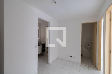 Sala de apartamento para alugar com 2 quartos, 42m² em Vila Nhocuné, São Paulo