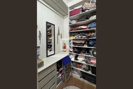 Closet da suíte 1 de apartamento à venda com 2 quartos, 85m² em Empresarial 18 do Forte, Barueri