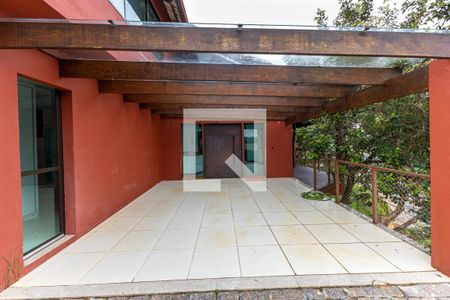 Casa de condomínio à venda com 286m², 4 quartos e 2 vagas Casa de condomínio à venda com 286m², 4 quartos e 2 vagasÁrea comum