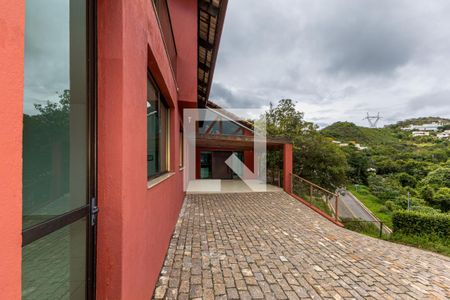 Casa de condomínio à venda com 286m², 4 quartos e 2 vagas Casa de condomínio à venda com 286m², 4 quartos e 2 vagasÁrea comum